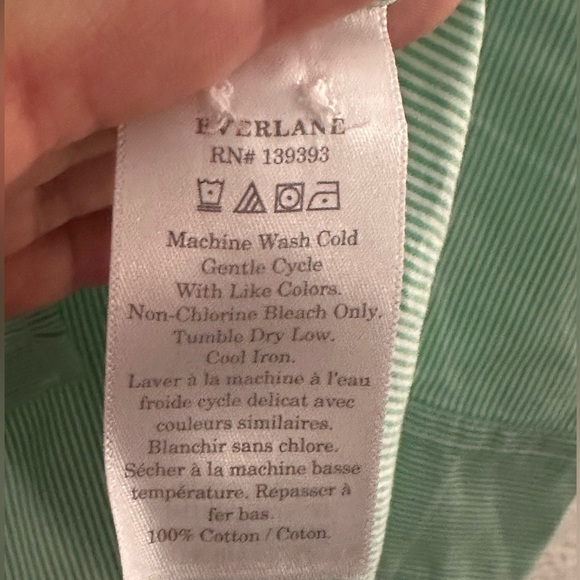 Everlane| The Silky Cotton Relaxed Button Down Shirt - Picture 5 of 5